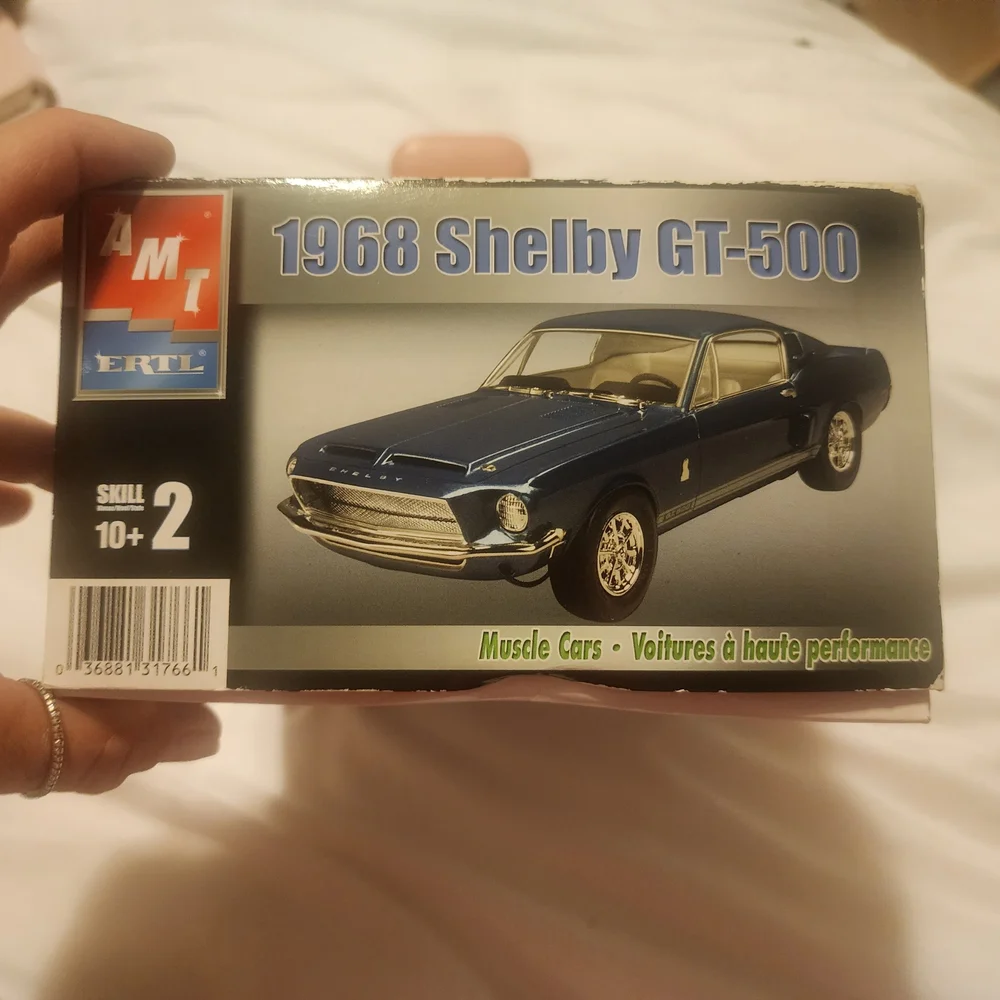 Ford 1968 Shelby GT-500 Model Kit - Blue and White - Picture 3 of 8